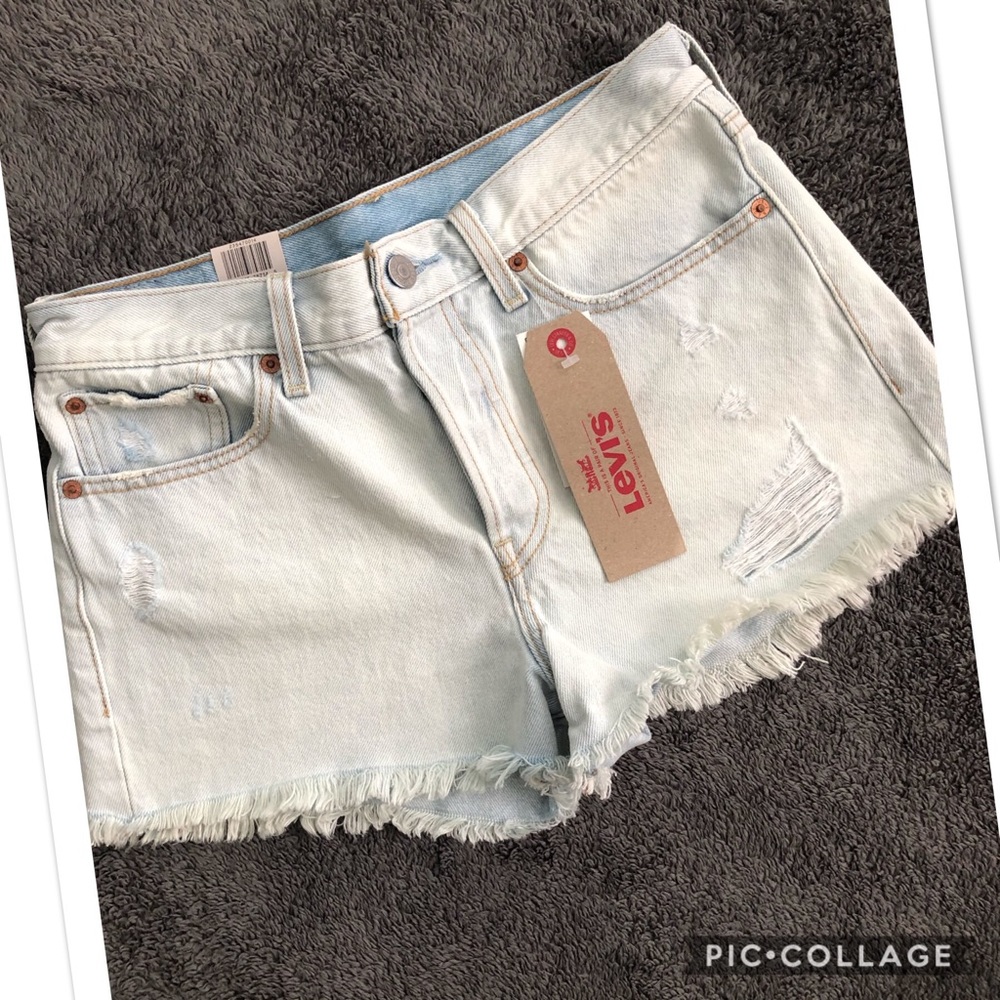 Levi’s Wedgie Fit frayed edge shorts